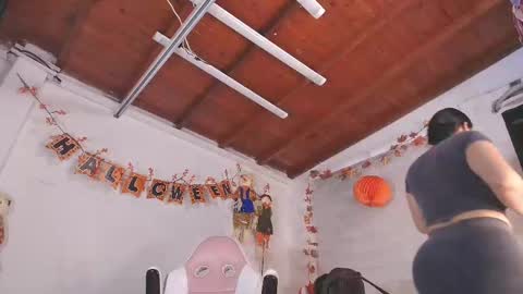 emma online show from October 14, 11:57 am