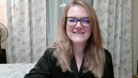 emma_misty_ online show from December 2, 5:59 pm
