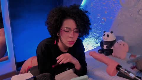     online show from January 25, 10:08 am