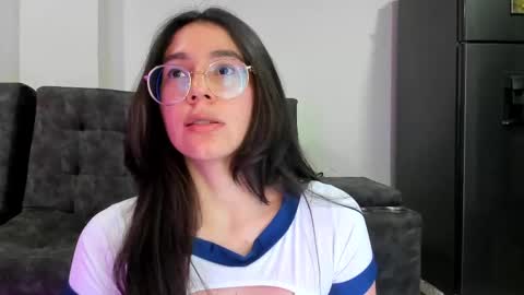 Emma online show from March 5, 4:35 am