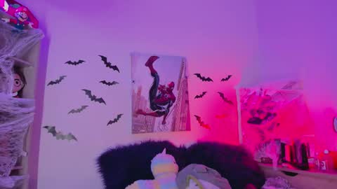 EMMA  online show from October 20, 7:06 pm