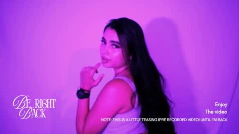 emma_whitee_ online show from December 22, 1:03 pm