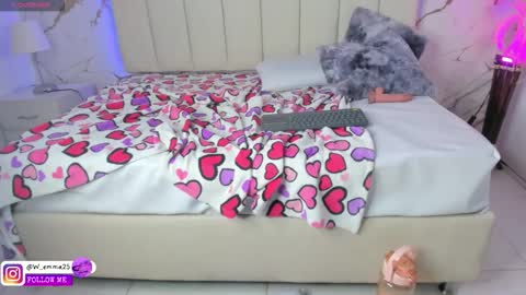 emma_whitee_ online show from January 13, 6:23 pm