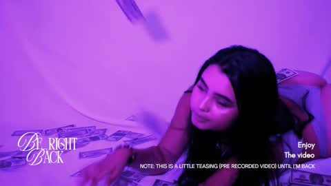 emma_whitee_ online show from December 19, 12:41 pm