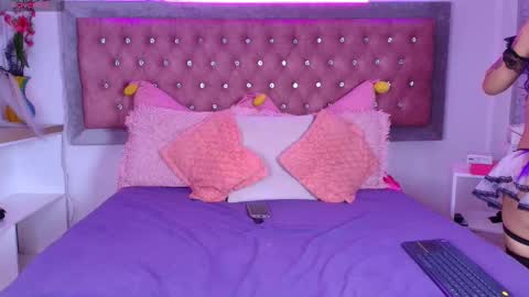 neko  online show from September 13, 8:50 pm