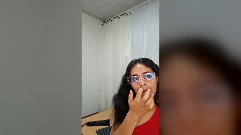 emmaa__0 online show from June 16, 3:24 pm