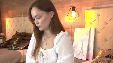 EmmaCamm online show from November 10, 3:40 pm