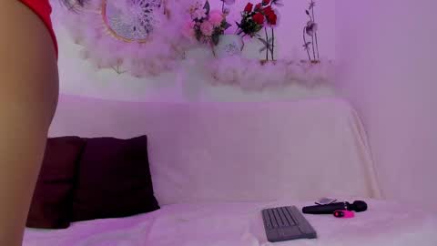 Emma Duque online show from April 16, 10:01 pm