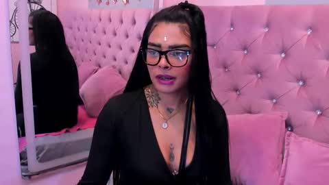 emmaebony_ online show from September 23, 12:03 pm