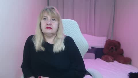 emmaellison924117 online show from April 21, 6:09 am