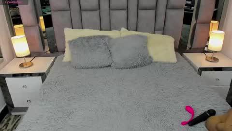 EMMA HILL online show from February 25, 7:27 pm