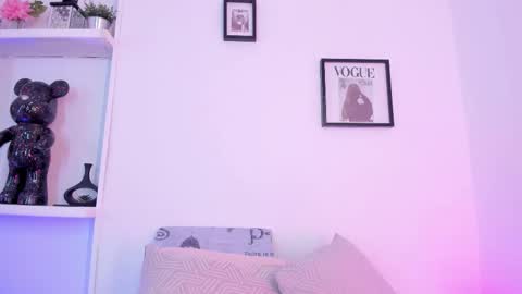 emmajohanson online show from January 5, 5:27 pm