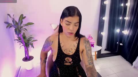 Emma Russell online show from March 10, 2:06 am