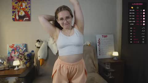 Mia online show from October 3, 3:28 pm