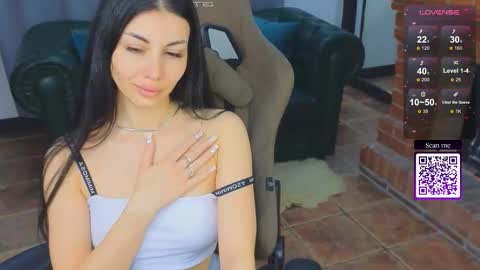 Mia online show from October 18, 11:17 pm