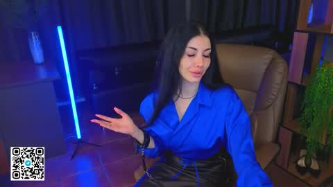 Mia online show from September 21, 1:54 pm