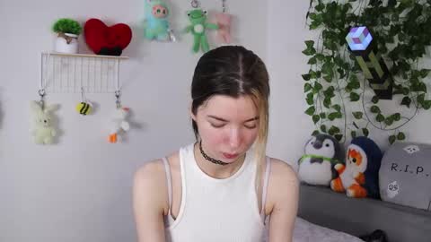 emmie_everly online show from November 14, 12:05 pm