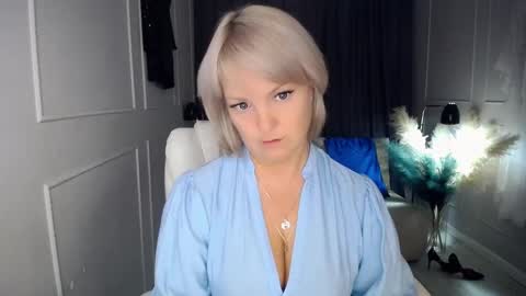 emmmam online show from October 3, 2:44 pm