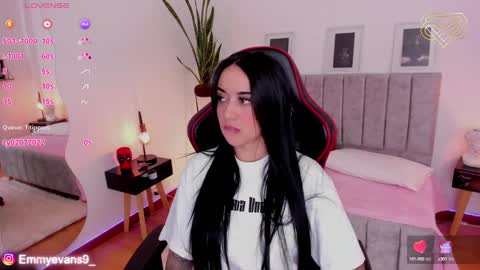 Emmy Evans  online show from January 6, 7:35 pm