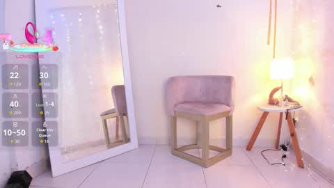 EMYLY  online show from November 18, 8:32 pm