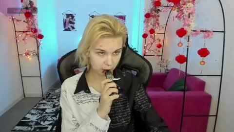 endlessdreamm online show from May 5, 7:33 am