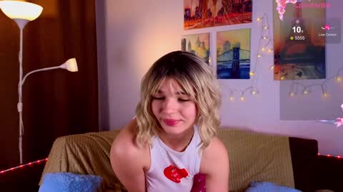 Erica Winterr online show from December 21, 6:33 pm