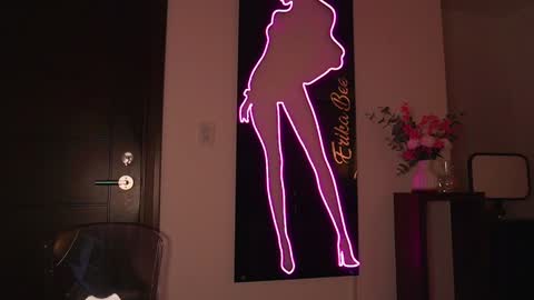 Erikabee online show from October 4, 8:13 pm