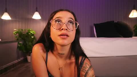 Eri  online show from April 7, 7:16 pm