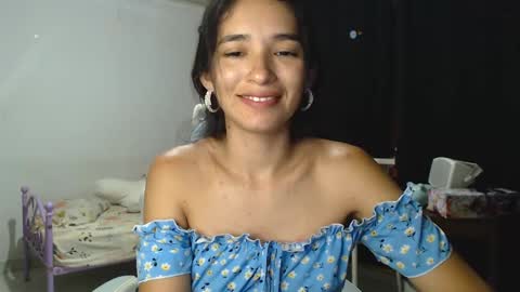 erina_1 online show from January 18, 12:35 am