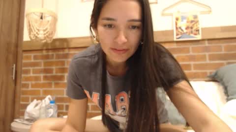 erina_1 online show from December 15, 1:44 am