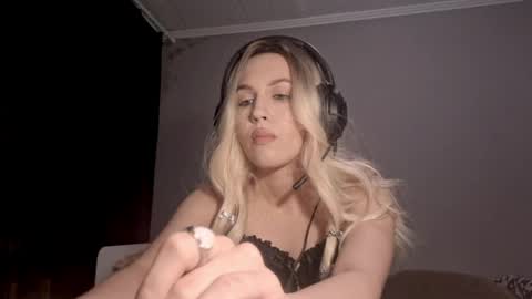 Katrin online show from May 1, 9:07 pm