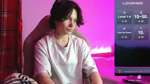 esajukyy online show from November 22, 3:15 pm