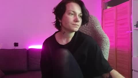 esajukyy online show from January 5, 5:27 pm