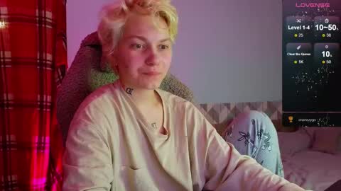 esajukyy online show from March 9, 2:21 pm