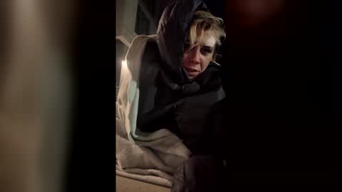 escence1994 online show from February 7, 2:10 pm