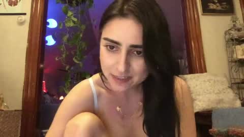 esimaralda online show from May 6, 1:20 am
