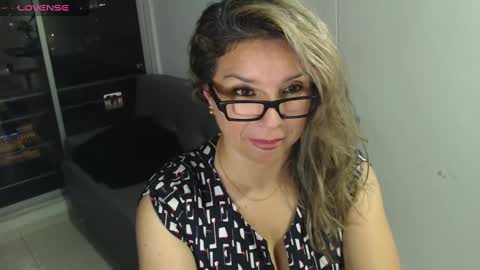 Juliana online show from December 19, 11:57 pm