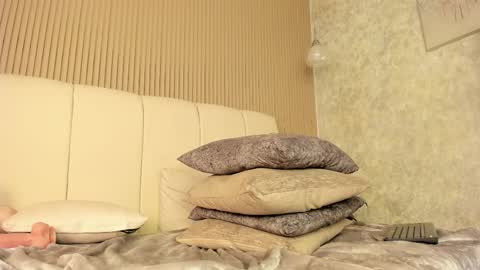 estefany online show from April 1, 4:35 am