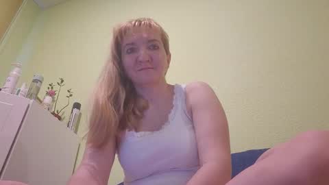 estrellawalters online show from February 10, 6:42 am