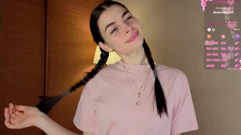 Mary online show from November 3, 8:18 am