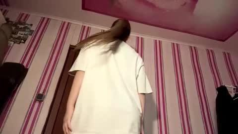 Lily online show from October 21, 2:10 pm