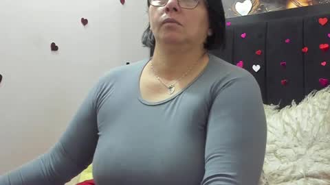 Eva online show from April 4, 2:27 pm