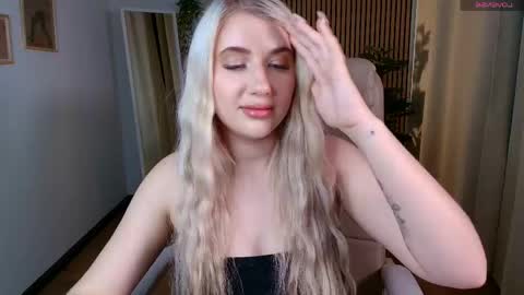 Eva  online show from June 3, 2:12 am