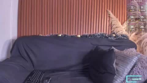 Eva  online show from December 18, 2:38 am