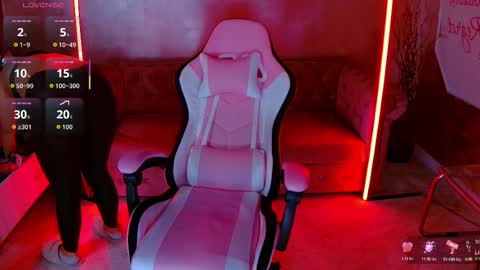 Eva online show from November 29, 5:50 pm