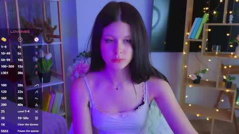 EvaOnyx online show from May 31, 8:43 pm