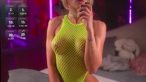 evaorion_ online show from February 26, 10:11 pm