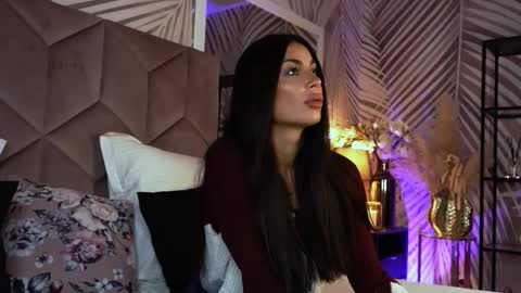 EvaRhea online show from March 24, 4:40 am