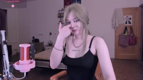      online show from December 5, 5:25 pm