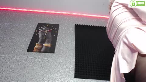 evavibe online show from February 5, 6:11 pm